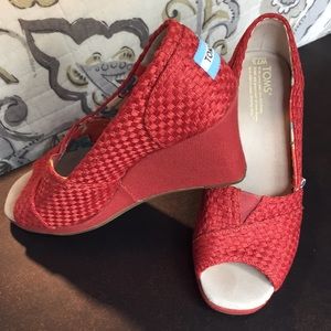Toms Wedge